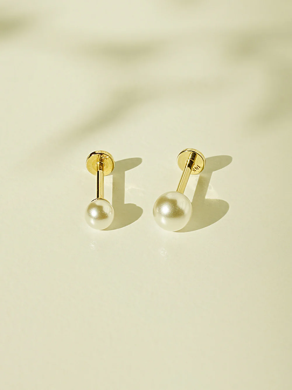 14K Gold Basic Pearl Internally Threaded Labret Piercing 20G - Image 3