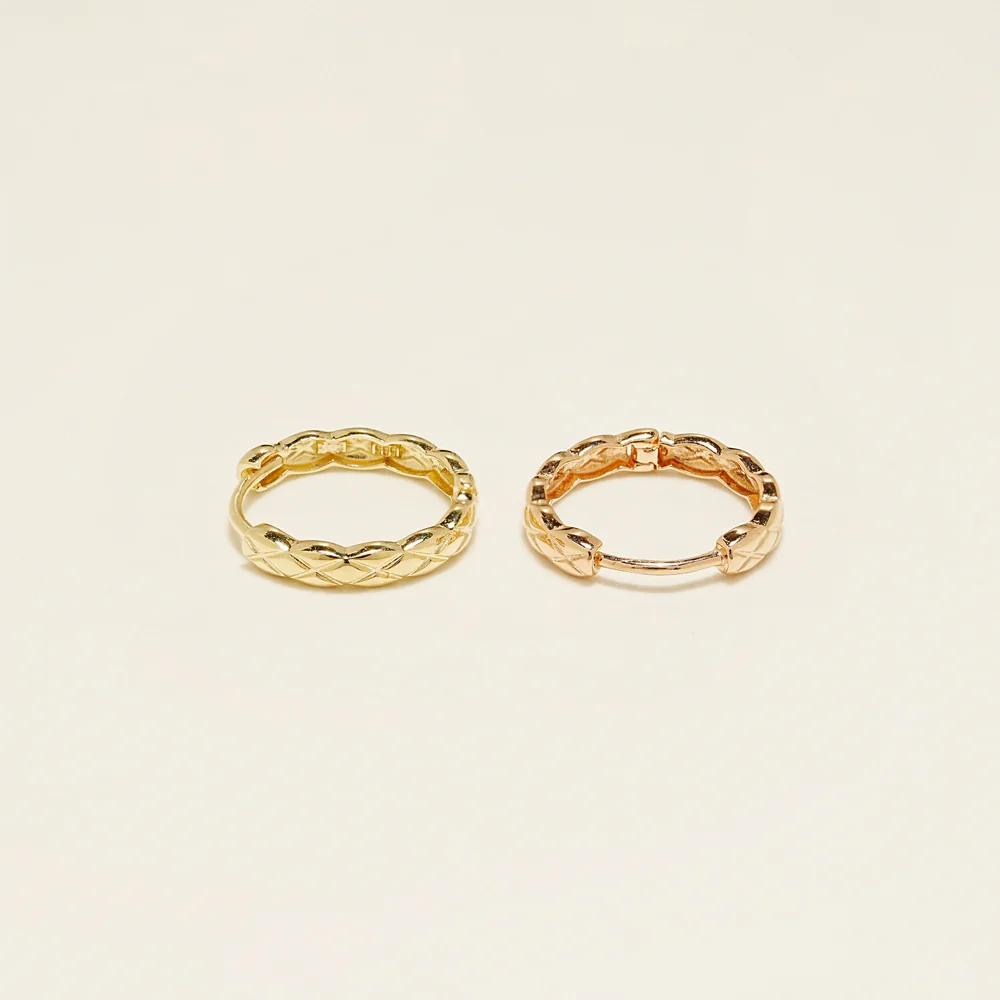 14K Gold Glow Cartilage Hoop Earring - Image 17