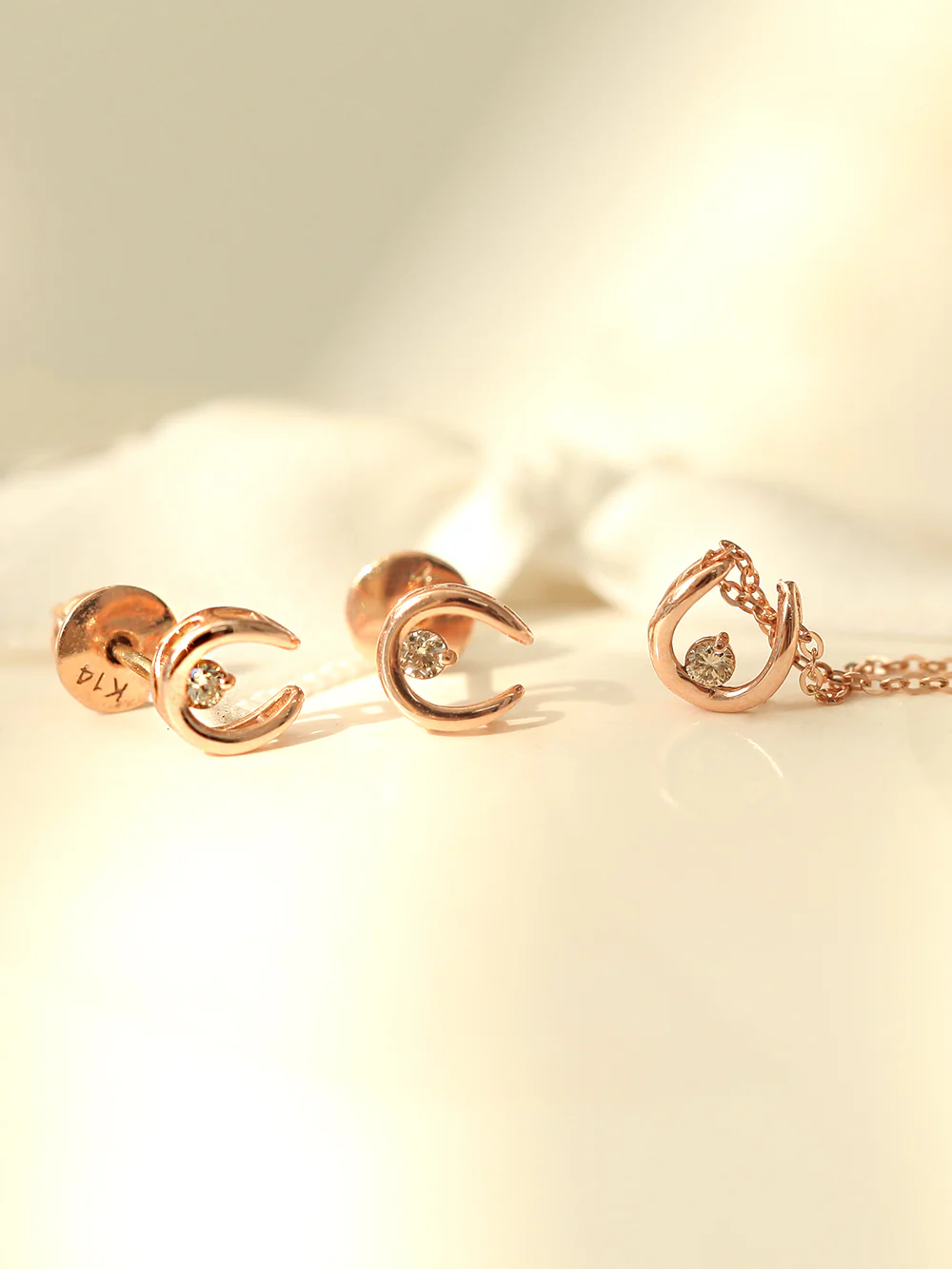 14K Gold Horse Hoof Cognac Diamond Earring - Image 4