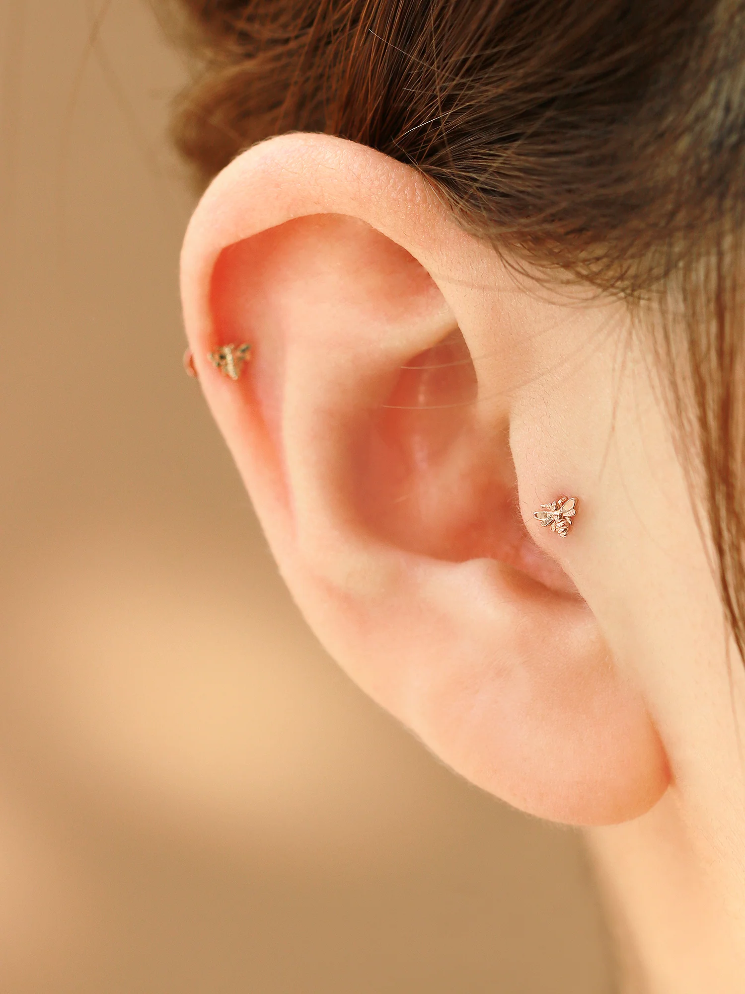 14K Gold Internally Bee Labret Piercing 18G16G - Image 6