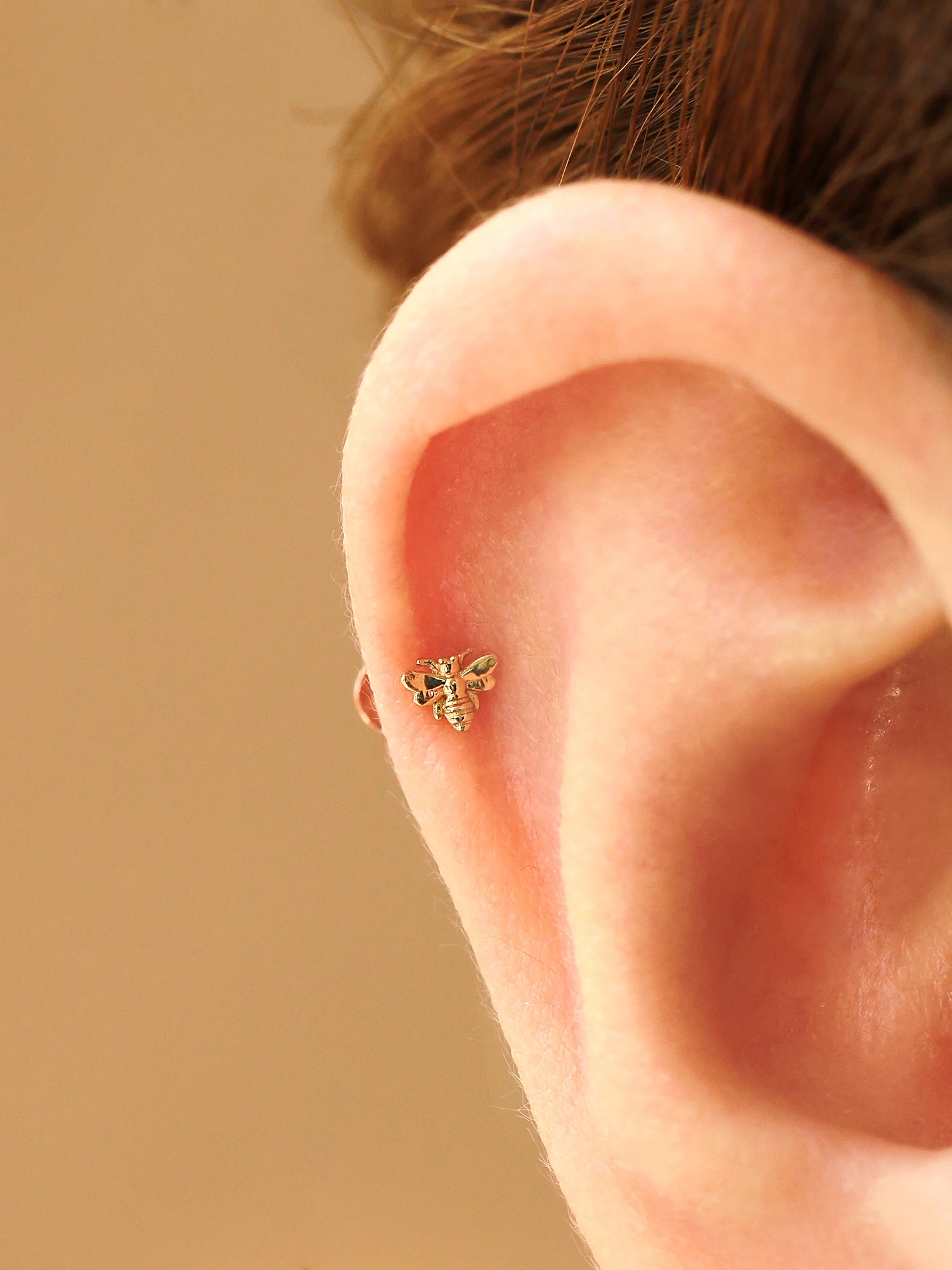 14K Gold Internally Bee Labret Piercing 18G16G - Image 7