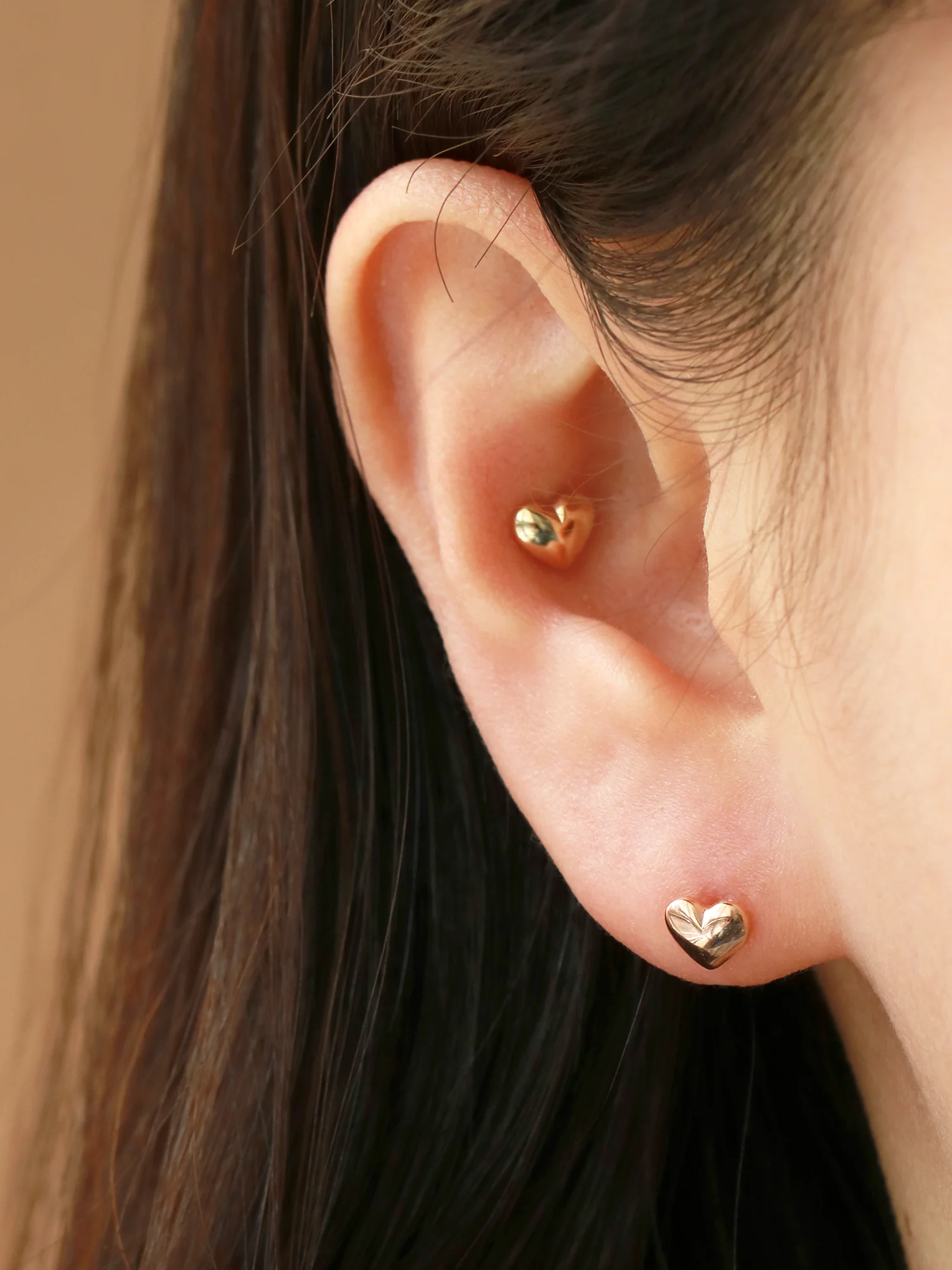 14K Gold Internally Threaded Volume Heart Labret Piercing 18G16G - Image 6