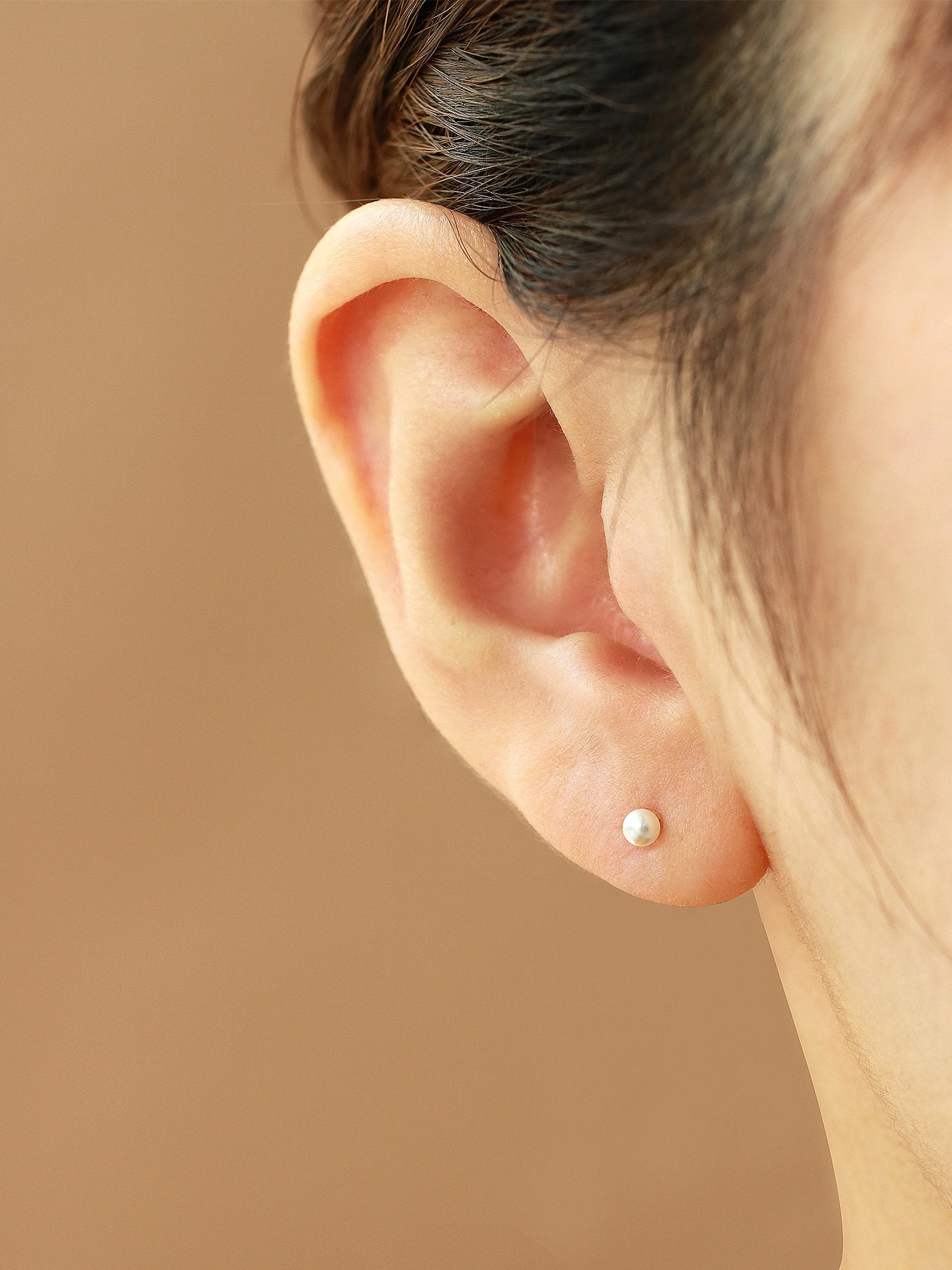 14K Gold Swarovski Pearl Stud Earring - Image 3