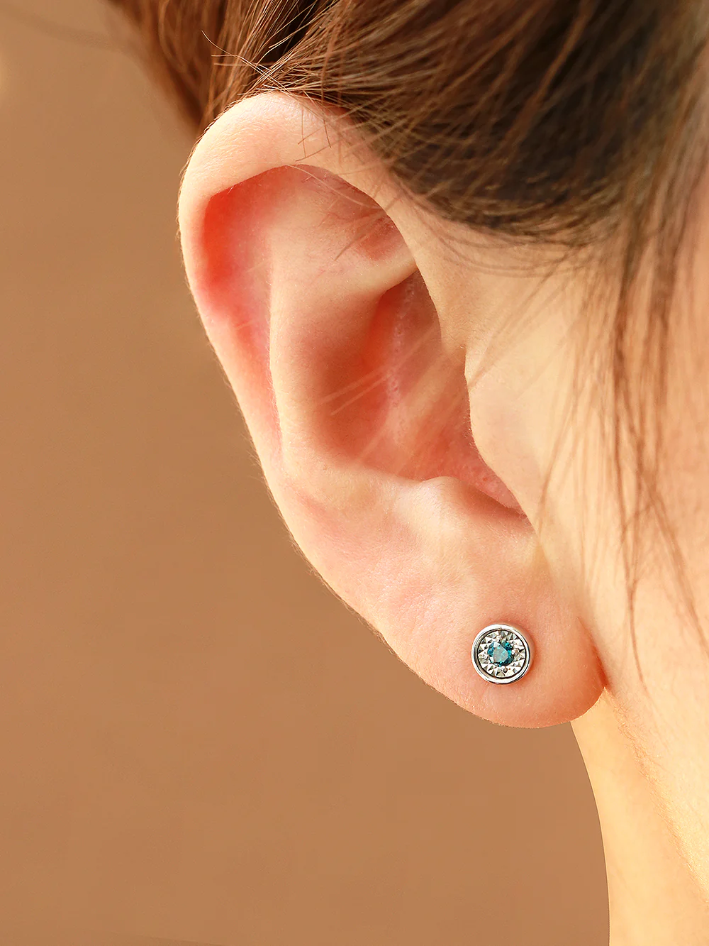 14K Gold White Blue Diamond Earring - Image 5