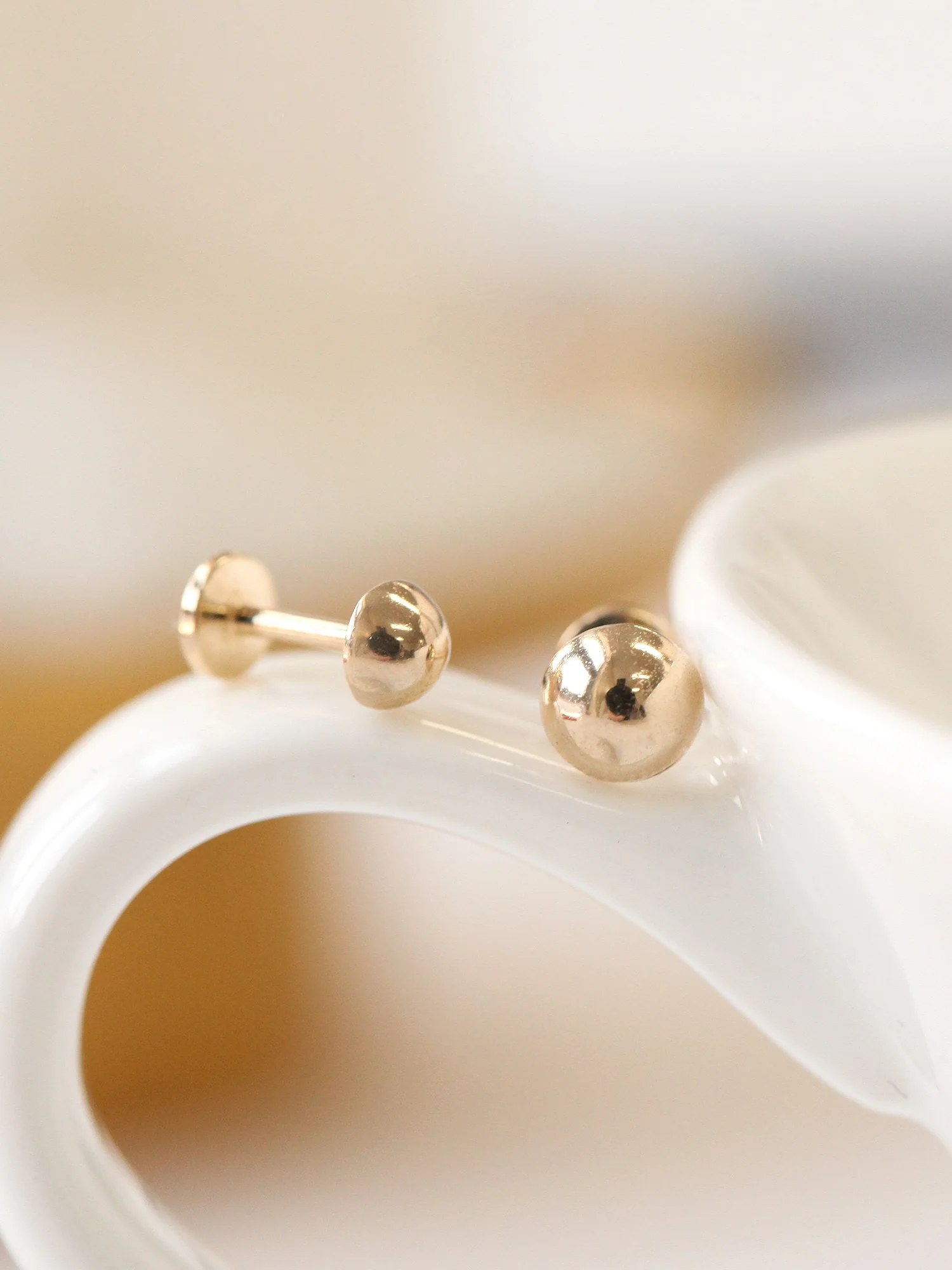 14K Gold Semicircle Labret Piercing 18G16G - Image 3