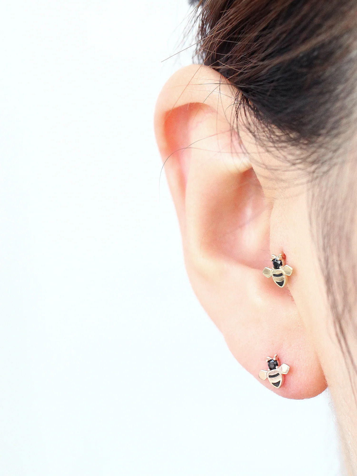 14K Gold Honey Bee Cartilage Earring 20G - Image 6