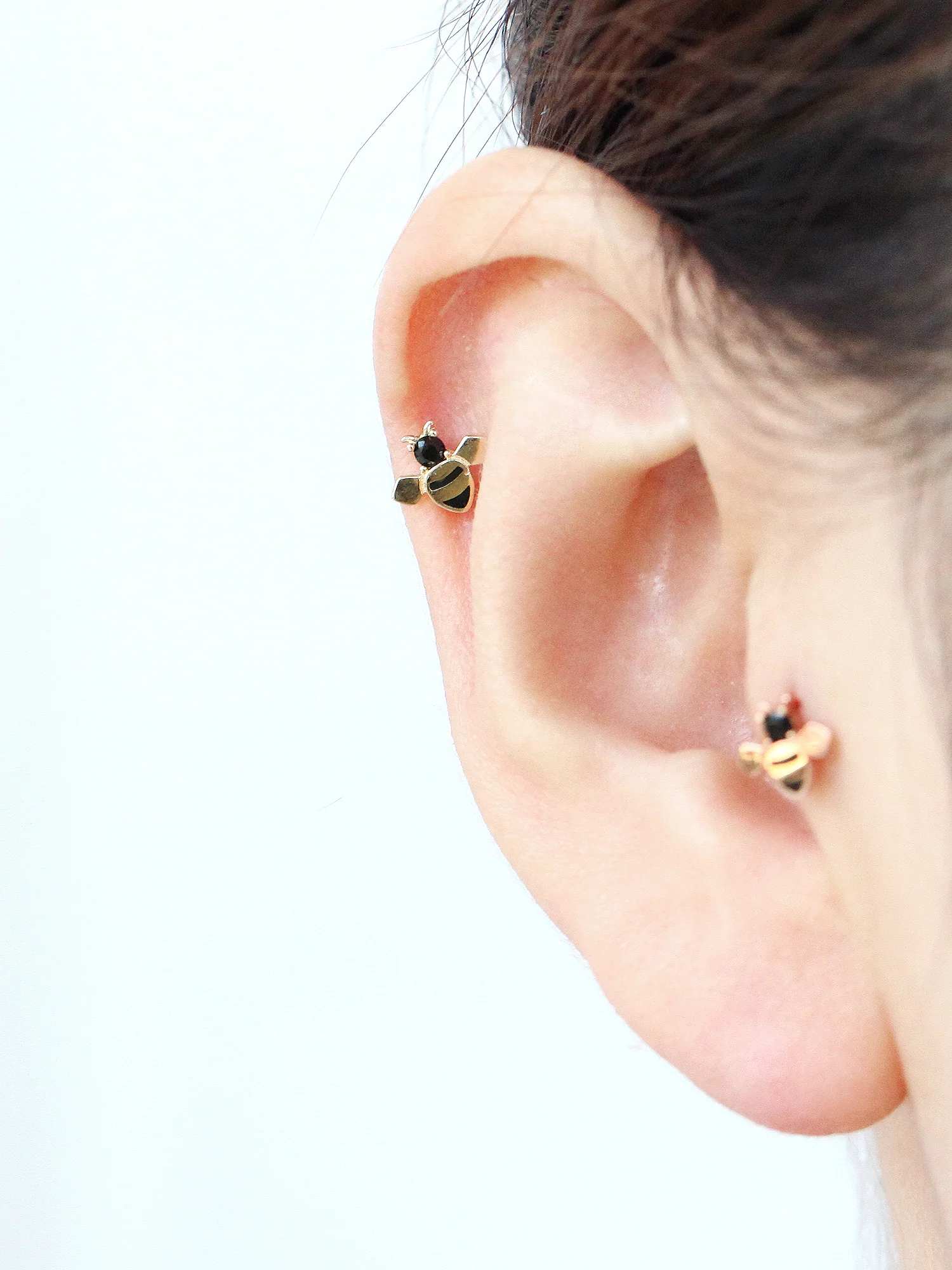 14K Gold Honey Bee Cartilage Earring 20G - Image 8
