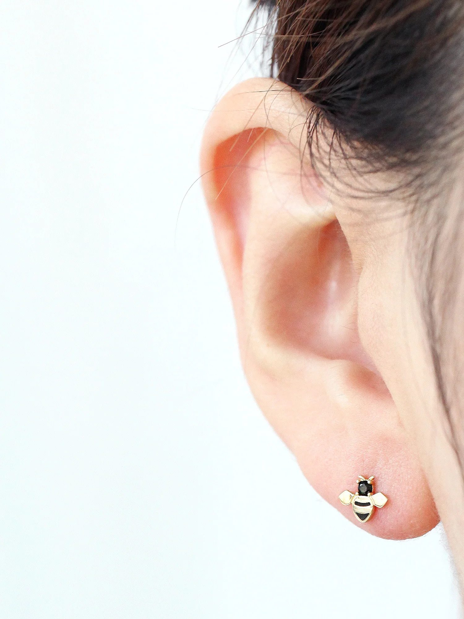 14K Gold Honey Bee Cartilage Earring 20G - Image 9