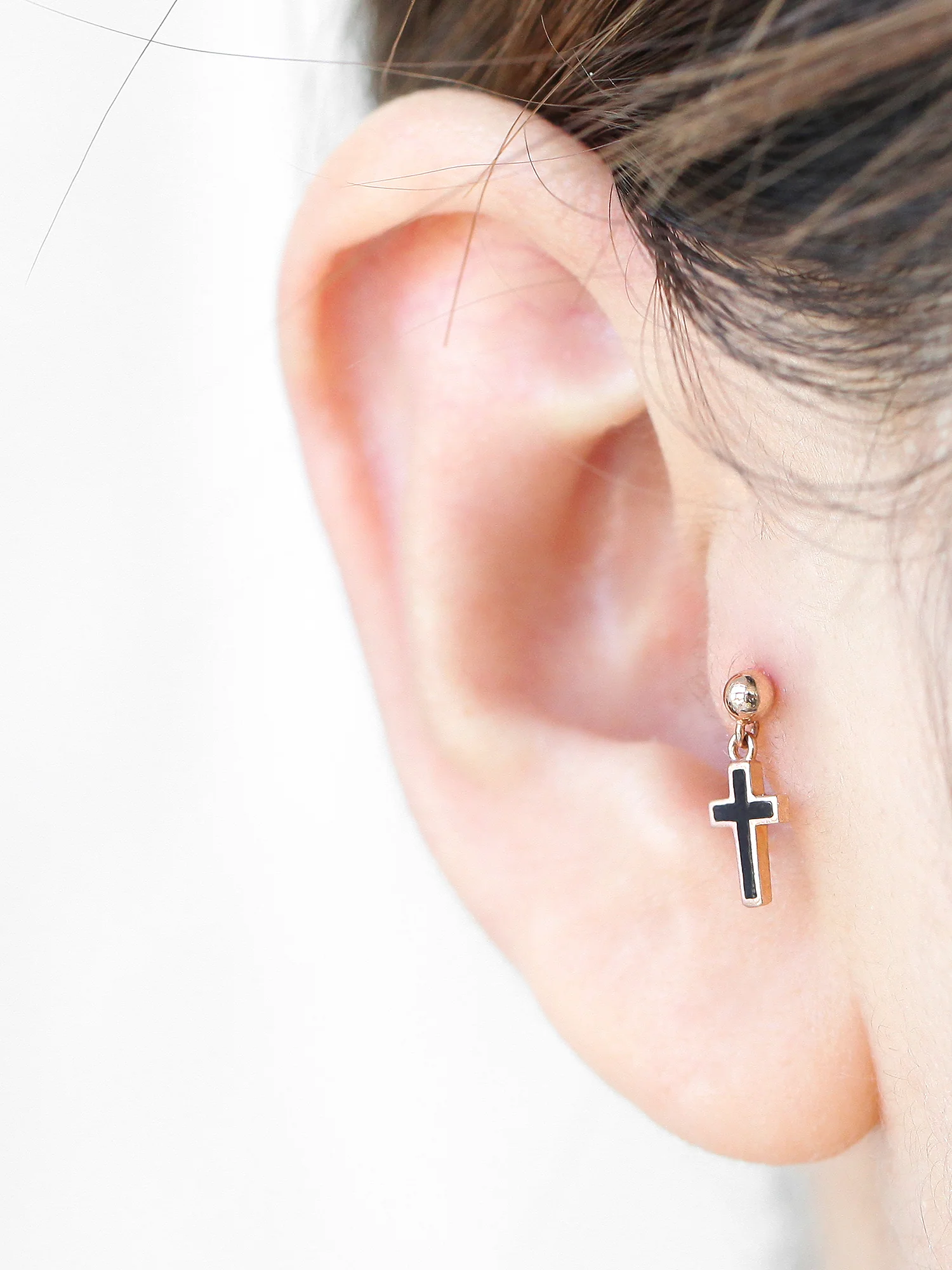 14K Gold Cross / Heart Cartilage earring 20g - Image 9