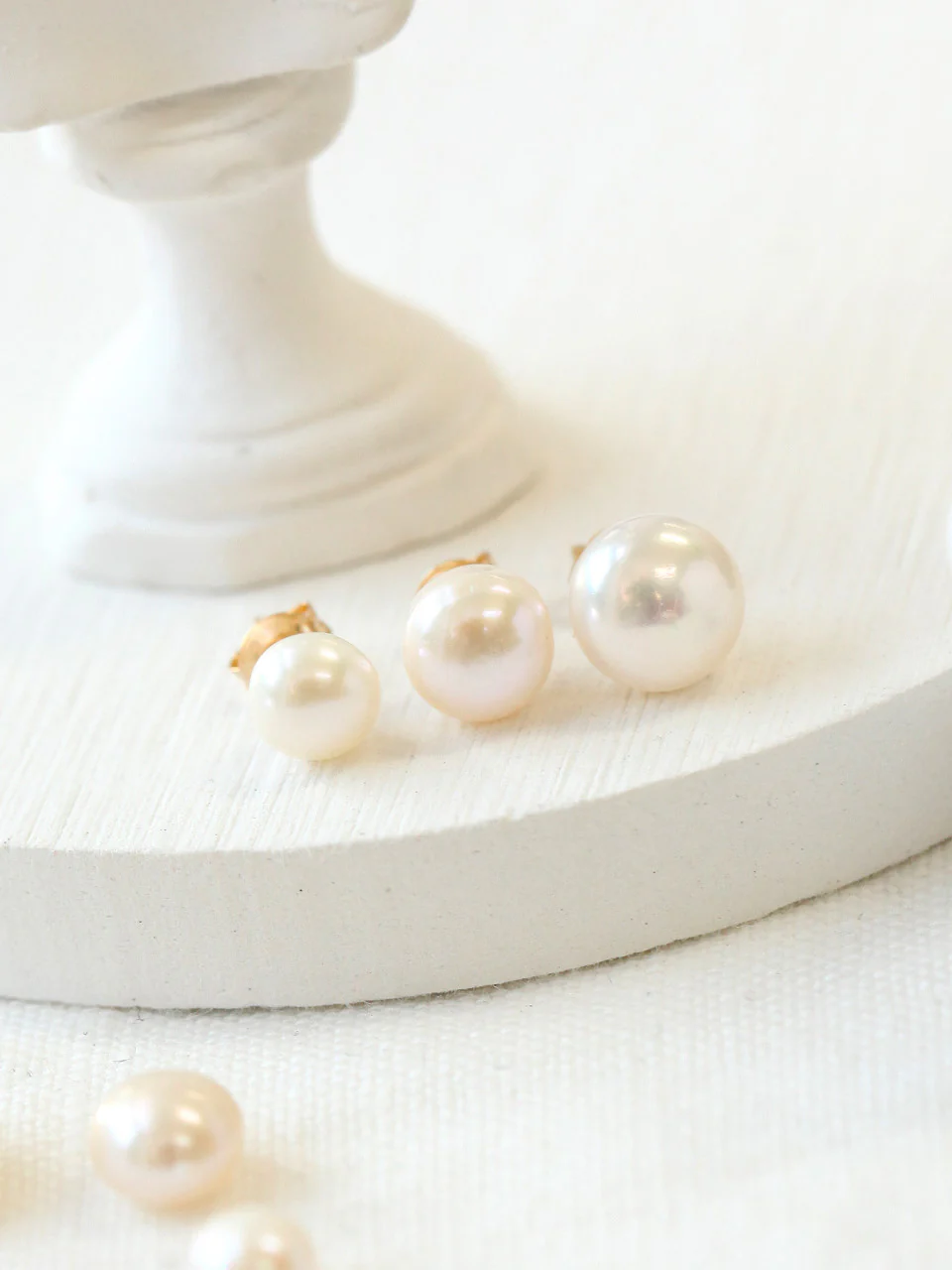14K Gold Nature Fresh Water Pearl Cartilage Stud Earring - Image 6