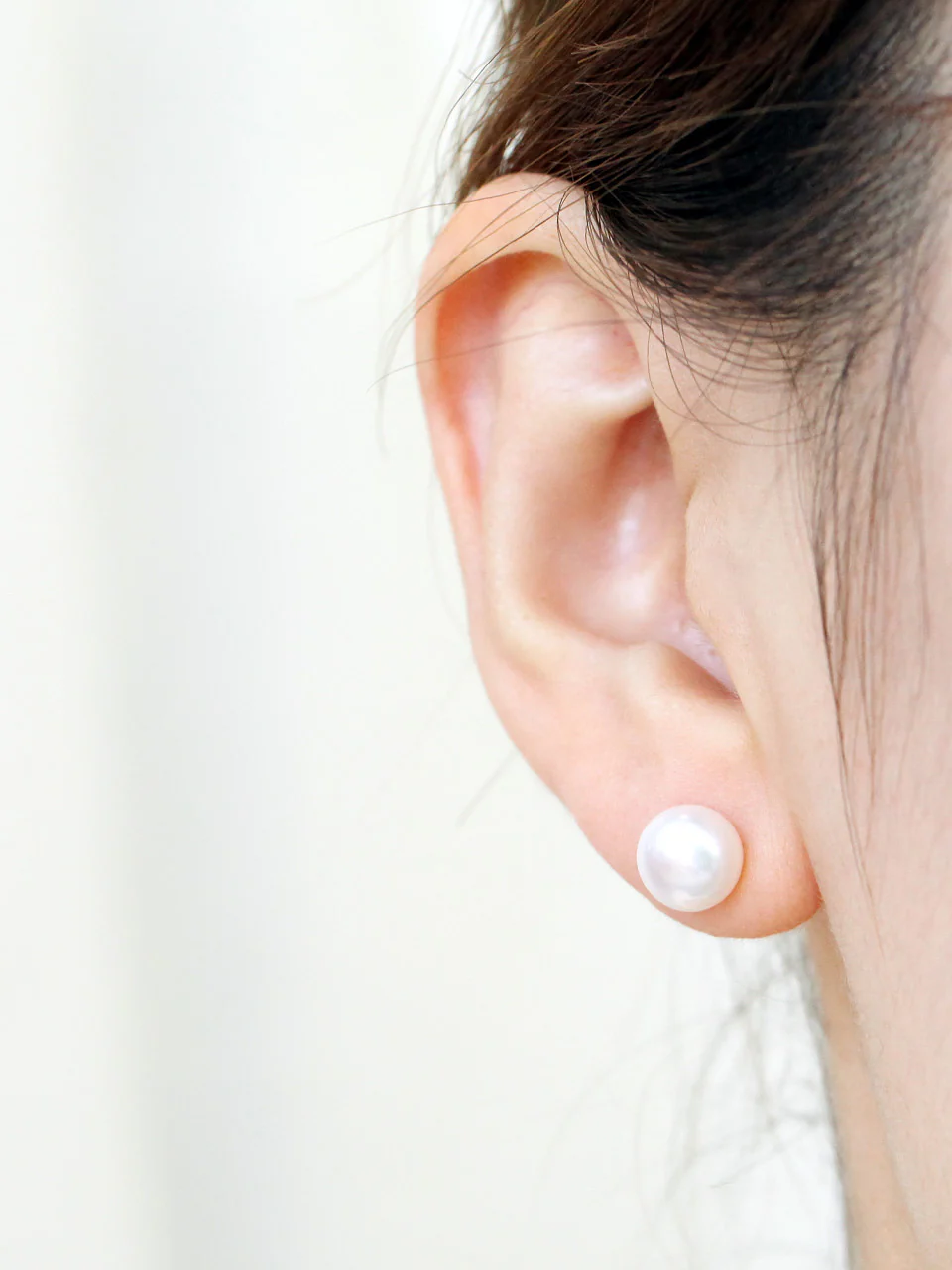 14K Gold Nature Fresh Water Pearl Cartilage Stud Earring - Image 7