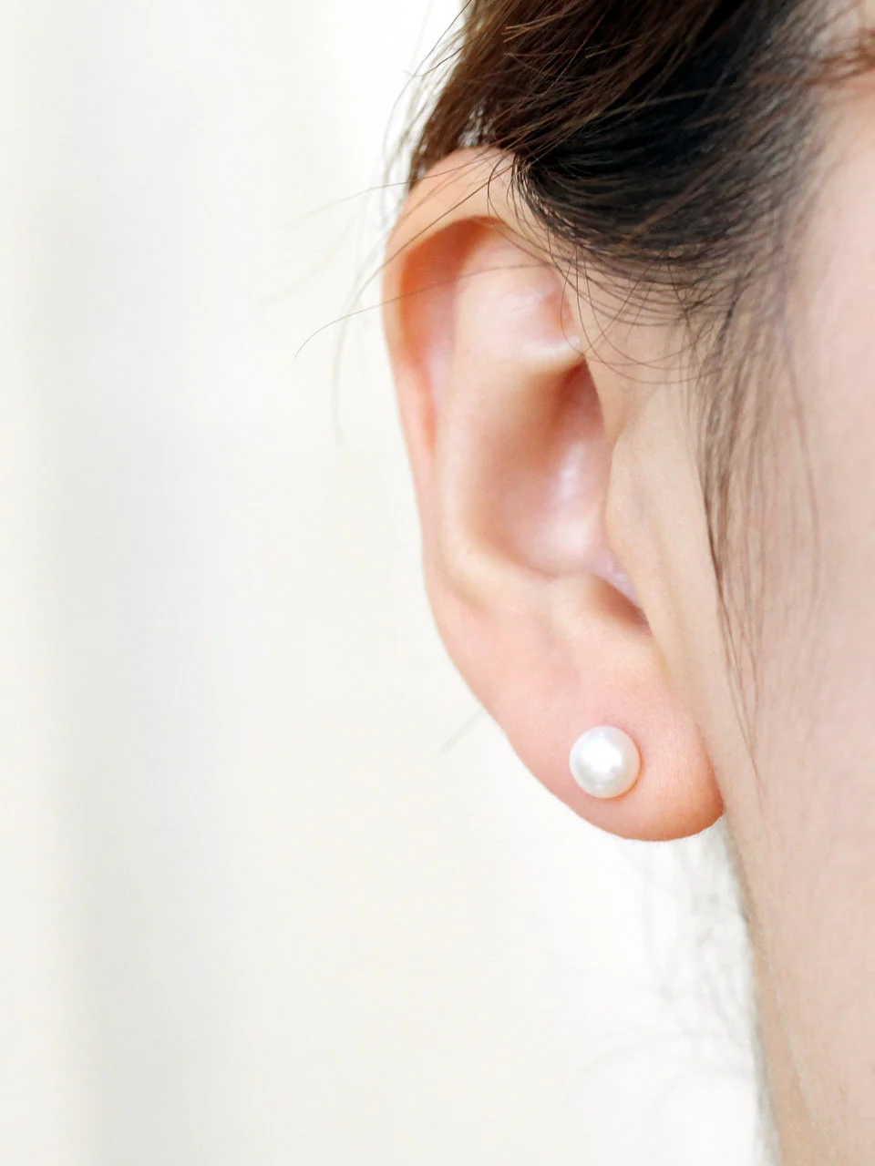 14K Gold Nature Fresh Water Pearl Cartilage Stud Earring - Image 8