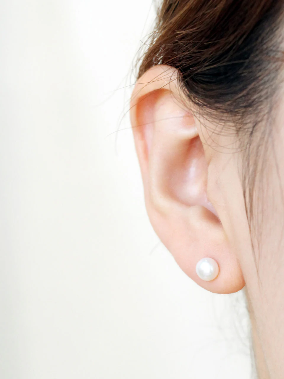 14K Gold Nature Fresh Water Pearl Cartilage Stud Earring - Image 9