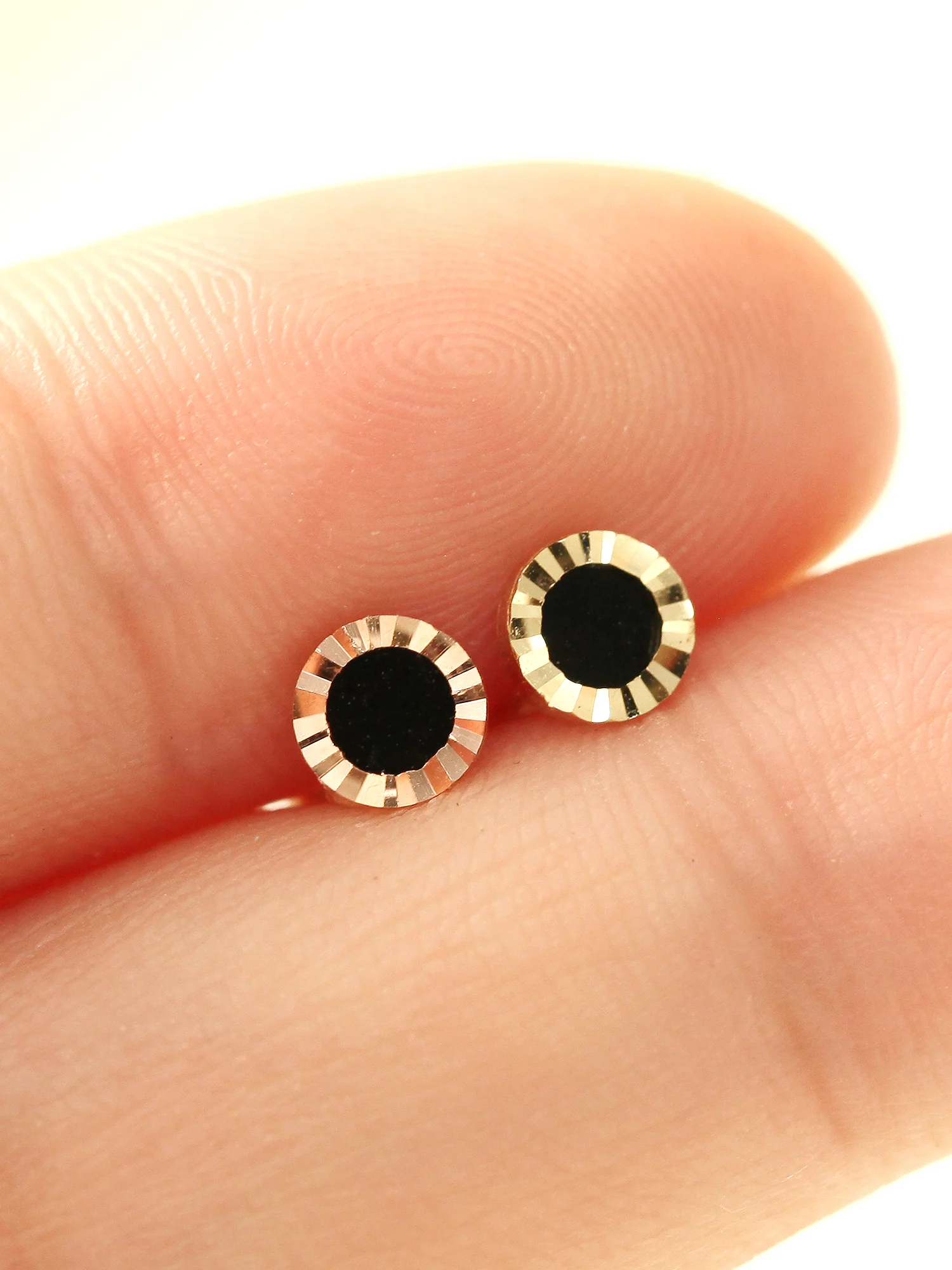 14K Gold Dainty Onyx Cartilage Earring 20G - Image 5