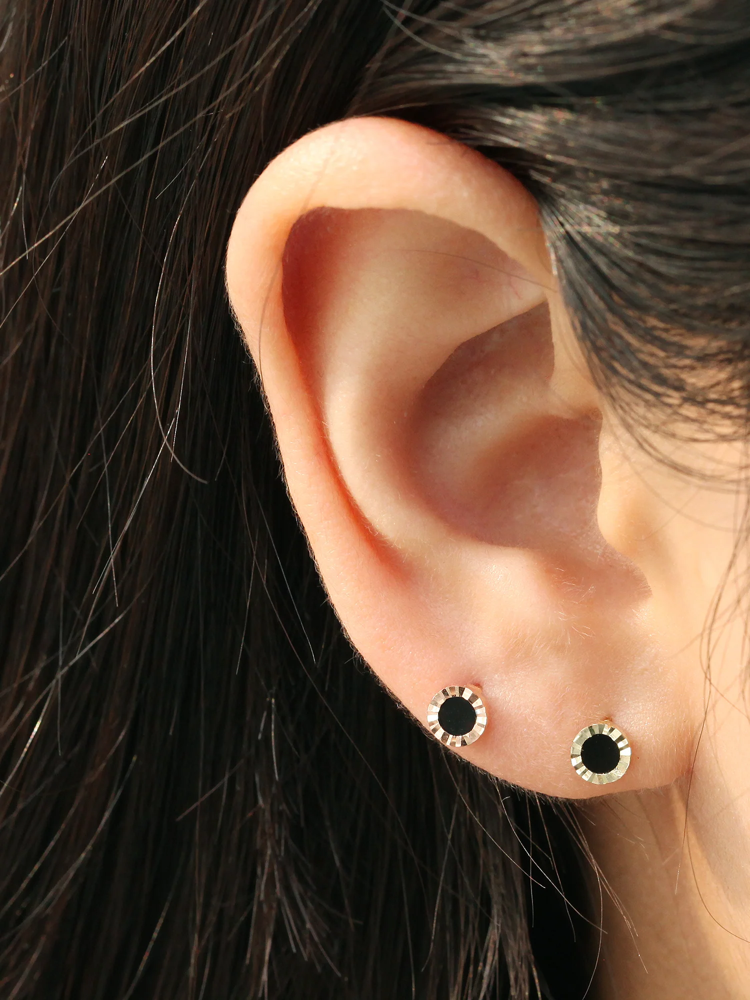 14K Gold Dainty Onyx Cartilage Earring 20G - Image 6