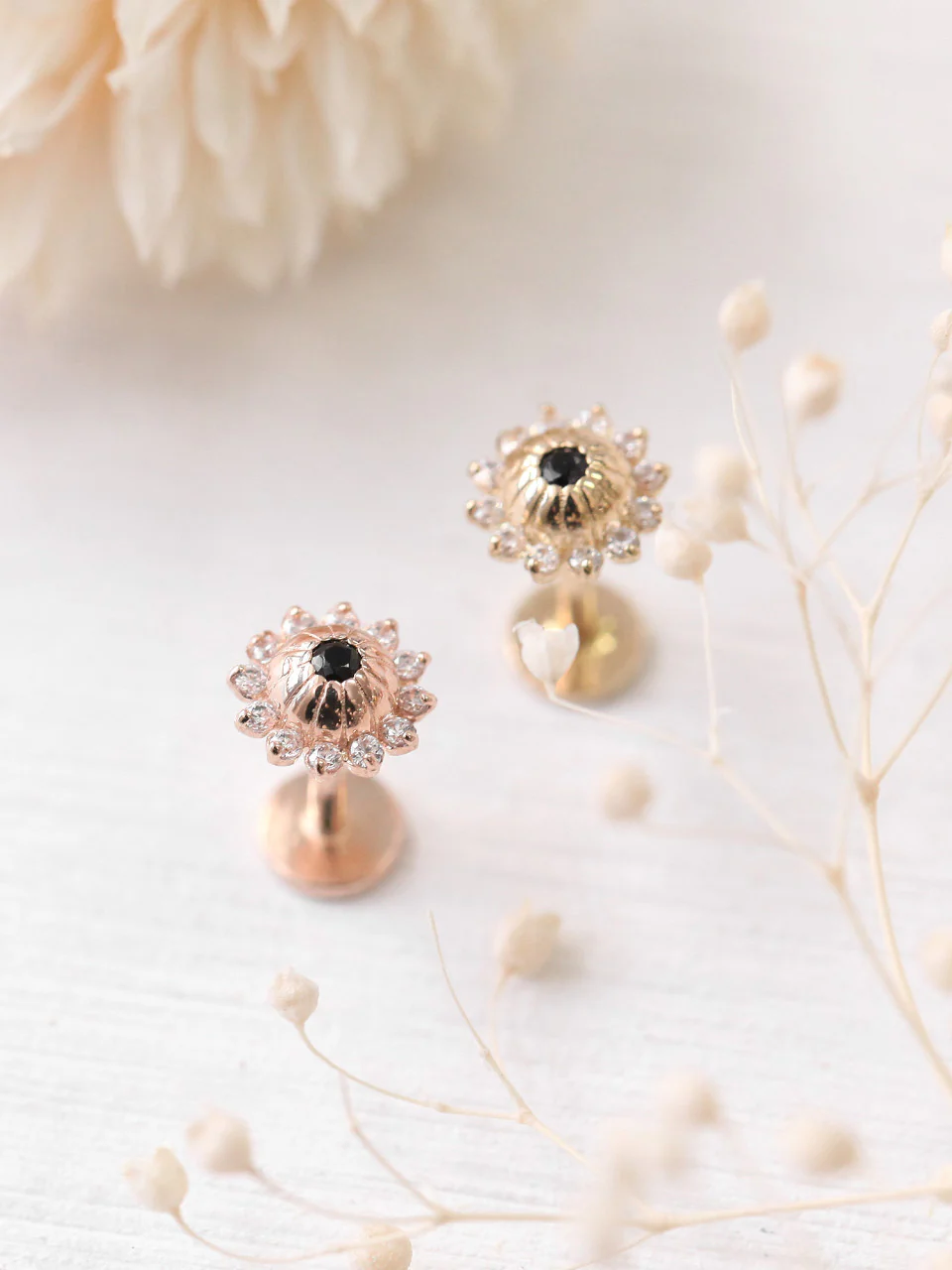 14K Gold Sun Flower Labret Piercing 18G - Image 3