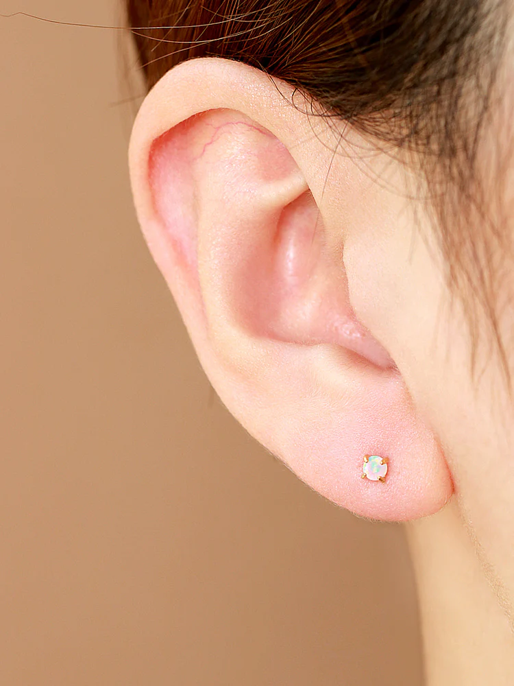 3mm Opal Cartilage piercing - Image 9