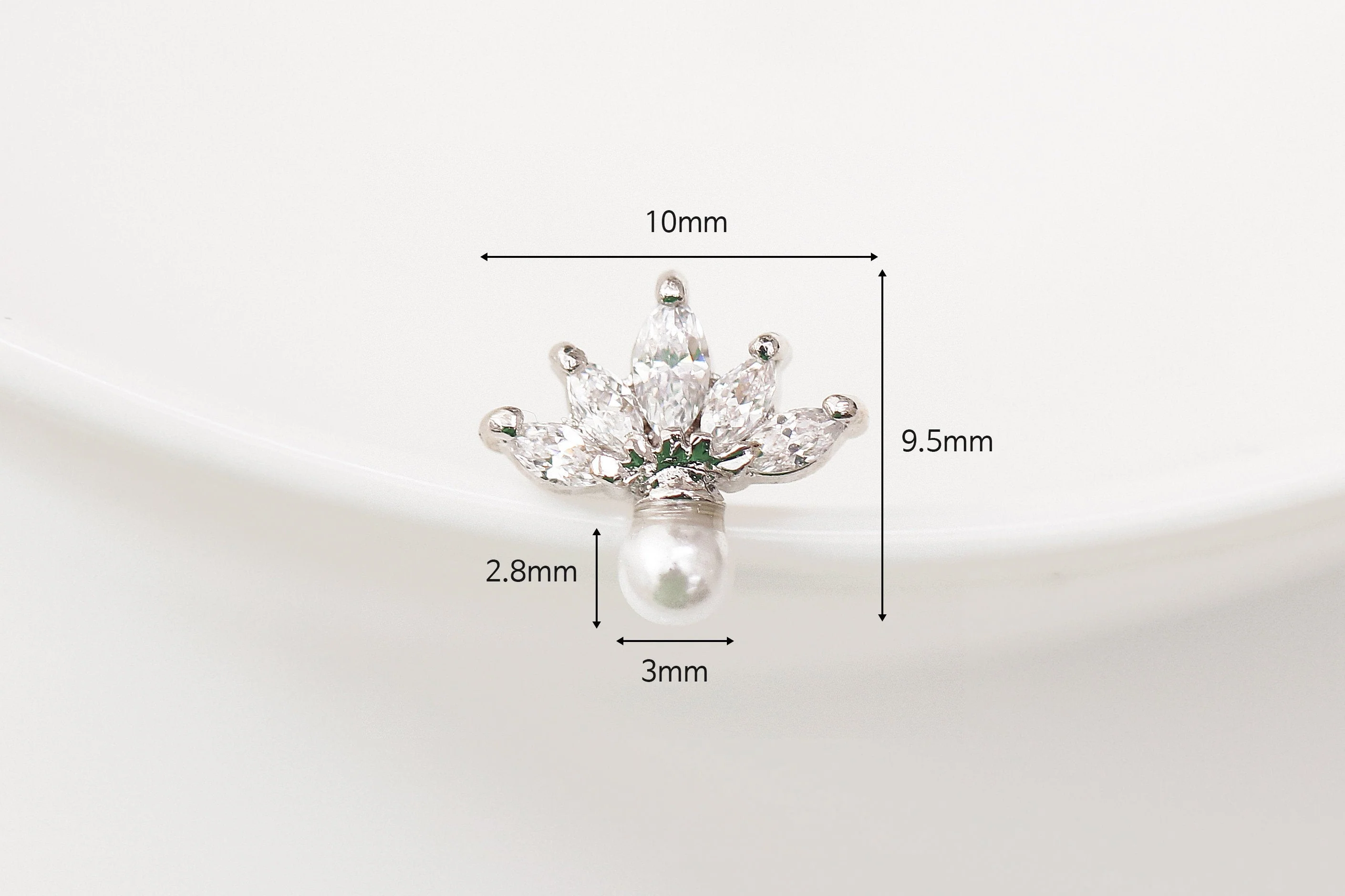 Crown pearl Ear Piercing - Image 5