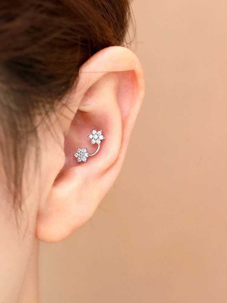 Double Flower Cartilage earring - Image 5