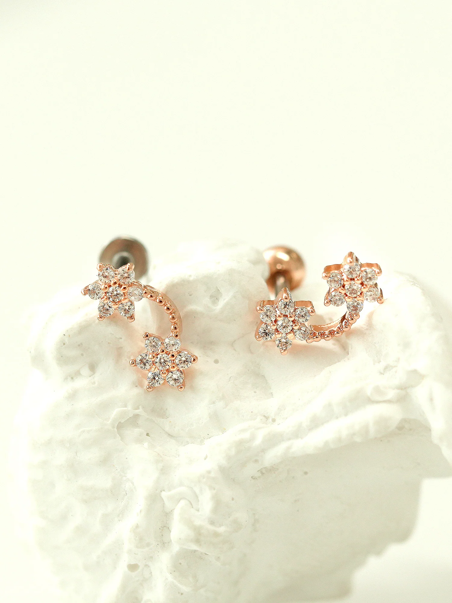 Double Flower Cartilage earring - Image 8